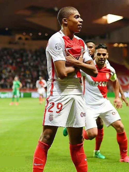 [NBA]阿夫迪亚妙传 克林根空接暴扣得手