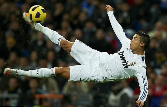 报价1个亿！利物浦求购巴黎23岁妖刀 上赛季独造41球